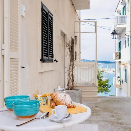 Aria Di Mare Center